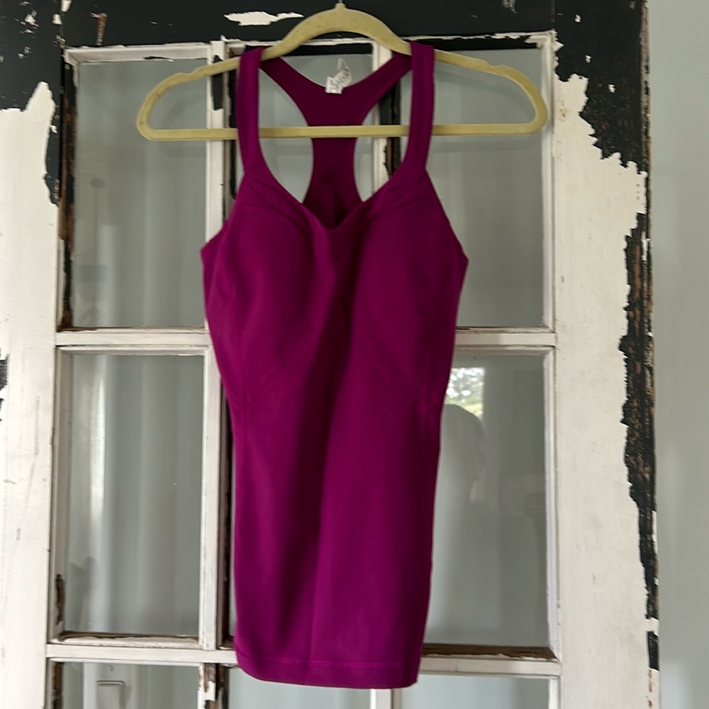 Under armour workout tank with built in bra